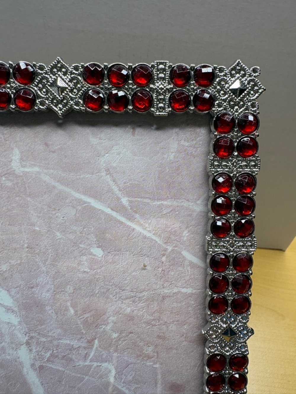 ⭐️ NWOT Concepts Decorative Red and Silver Accent Picture Frame - 4” x 6” - #1 - Picture 3 of 7